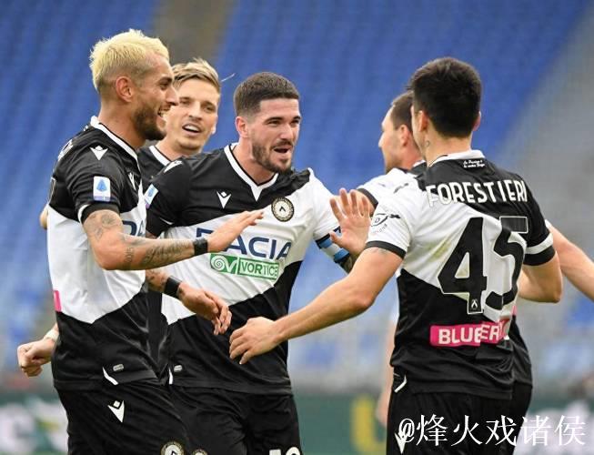 中场休息:乌迪内斯与那不勒斯互交白卷,比赛缺乏亮点,机会屈指可数。 中场休息:乌迪内斯与那不勒斯互交白卷,比赛缺乏亮点,机会屈指可数。