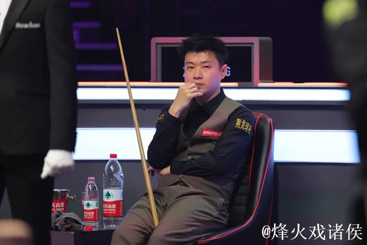 斯诺克英国公开赛：赵心童2-4不敌希金斯，无缘16强